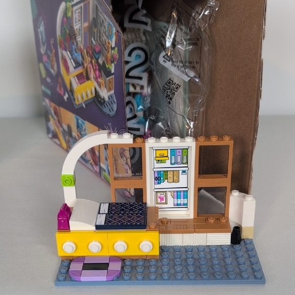 Lego Friends Lot of 2 Building Sets: 42608 and 41740 - Picture 6 of 6